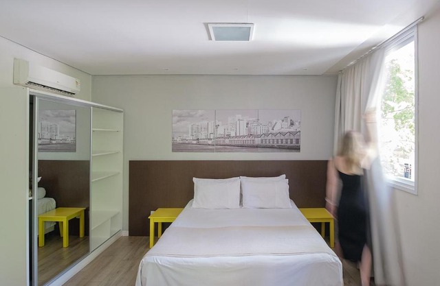 Açores Flat Design- Ao lado da Casa De Cultura Mário Quintana