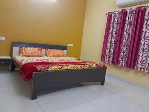 A C Room Near Devka Beach with Refrigerator,Microwave, RO Water