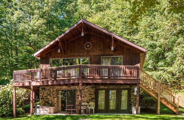 A Charming & Spacious Mountaintop Retreat with Spectacular View!