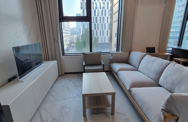 A comfortable house, Dongdaemun History & Culture Park Station