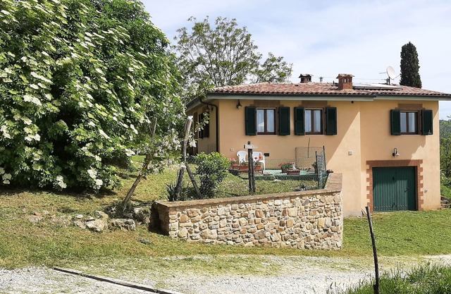 A comfortable nice cottage in the quiet hills between Siena and San Gimignano