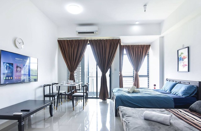 A Comfy, Utropolis Studio Near KDU, FREE Parking