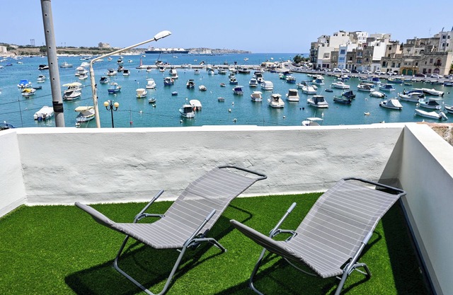 A Cosy Nest Overlooking The Sea, Birżebbuġa, Malta