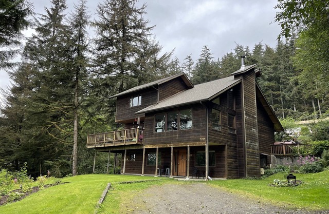 A Cozy Home Away From Home in Alaska!