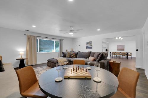 A Cozy Home | Games | Dogs OK