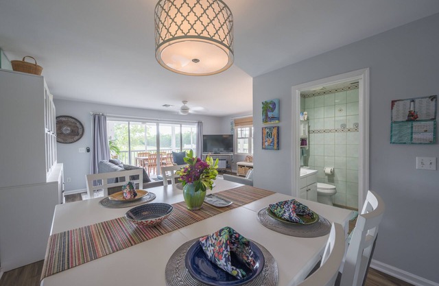 A DUCK ON THE GREEN at the Key West Golf Club