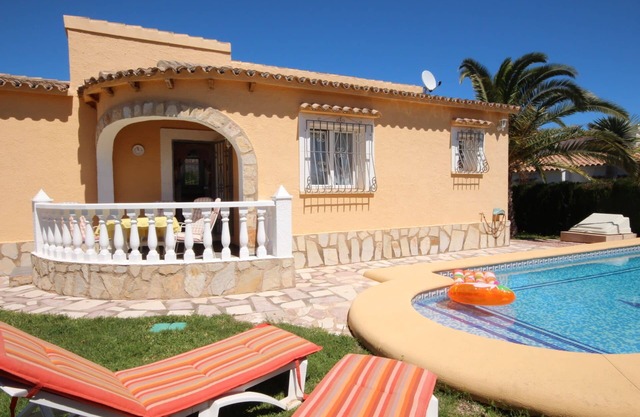 A few minutes from the beach of Els Poblets is our 2 bedroom villa