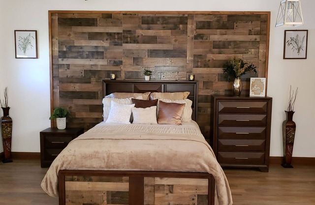 A Hidden Gem located in the heart of town . Close by all Major Hospitals/Eaterys