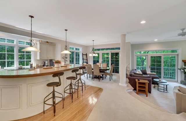 A Hidden Sanctuary in Chx | 1 mile to Downtown | Sleeps 6 | 2 Master Suites