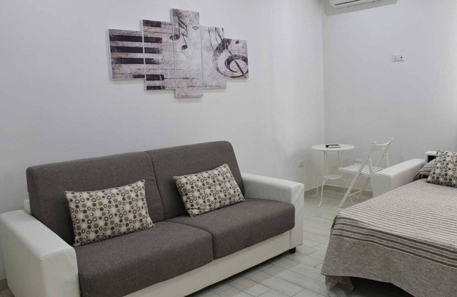 A HOUSE IN FRONT OF THE REGGIA DI CAPODIMONTE