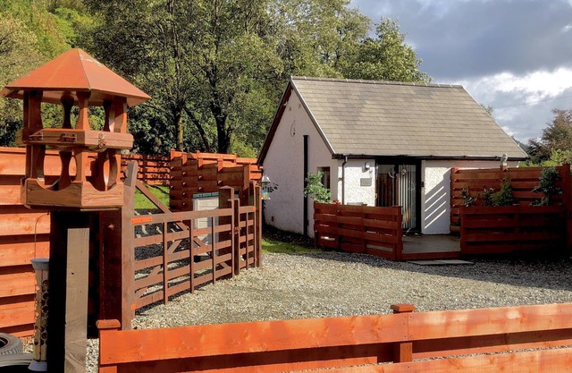 A Lovely Studio-Lodging for two, by the River in Scotland's first National Park