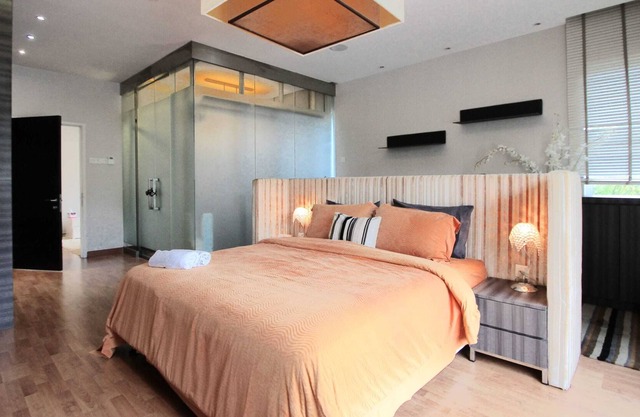A Lux & Stylish 4BR House with Gazebo