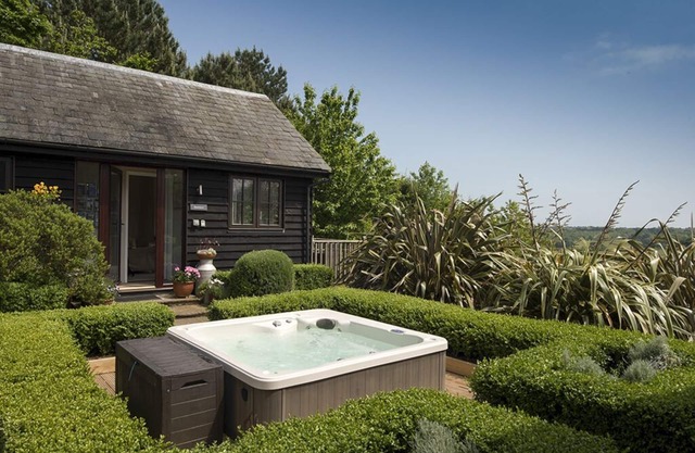 A luxurious self-catering retreat for two, complete with indoor pool & hot tub.