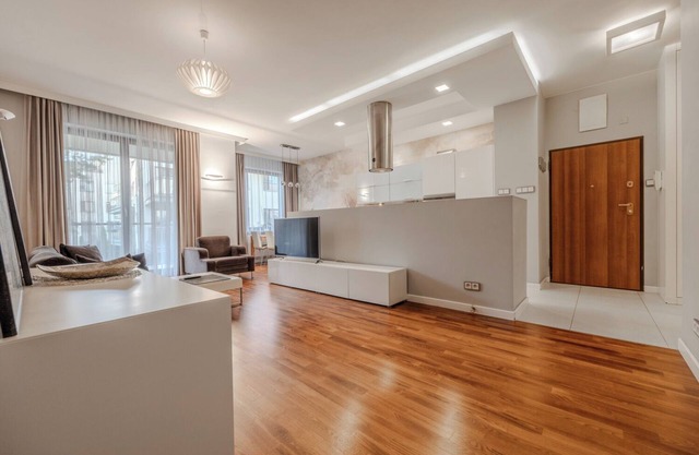 A spacious and modern apartment in the center of Wilanów district.