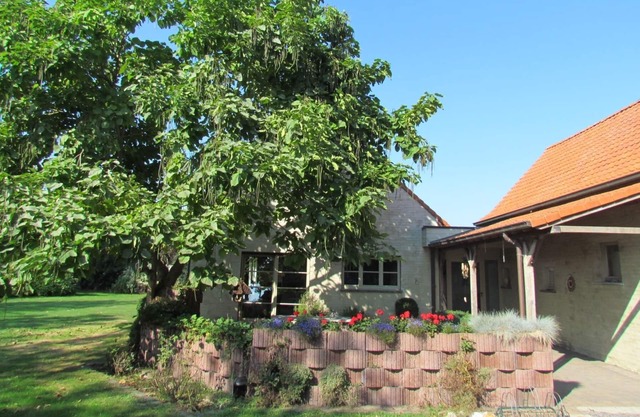 A spacious and quiet villa in the heart of Flanders, near Bruges and the sea!
