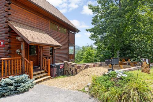 A Taste Of Honey is a dog-friendly two bedroom true log cabin nestled inside the Starr Crest resort