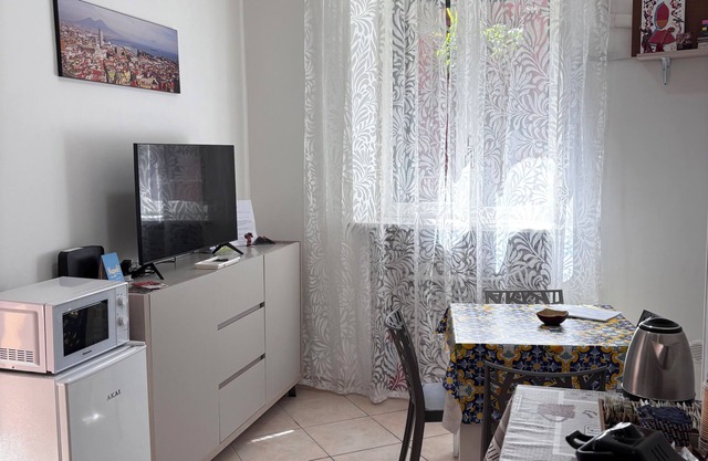 A un passo dal cuore di Napoli: Rosso Napoli Short Lets