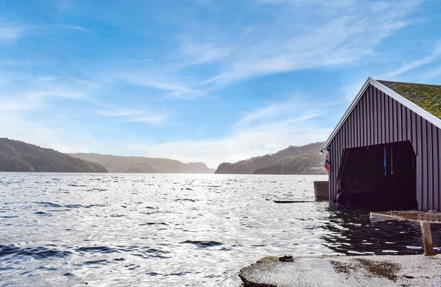 A unique vacation home forms this large, spacious vacation home from the 19th century.