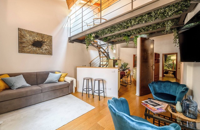 AB Plus - via del Carro 11