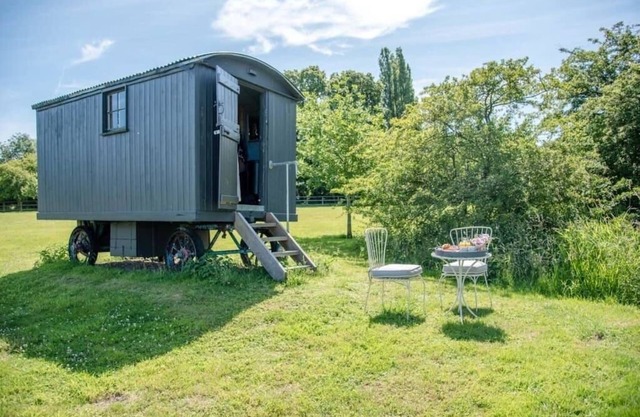 Abbey Shepherds Hut, Eye (Air Manage Suffolk)