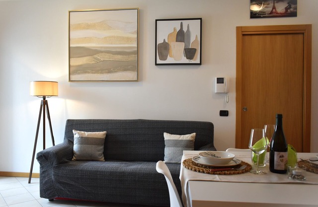 Abe's House, modern tastes and Prosecco Hills