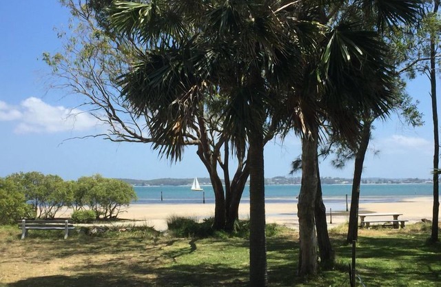 ABSOLUTE BEACHFRONT PINDIMAR >Nbn WiFi with foxtel sports and various TV apps