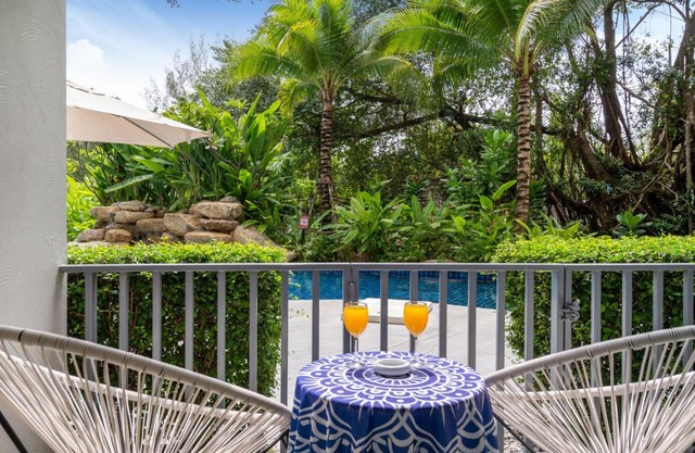 Absolute Poolside with Free Netflix @Naiyang