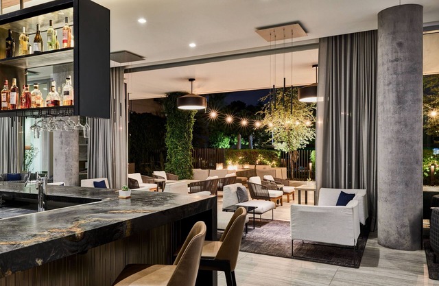 AC Hotel by Marriott Phoenix Biltmore