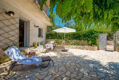 Acacia APT by Aglaia V