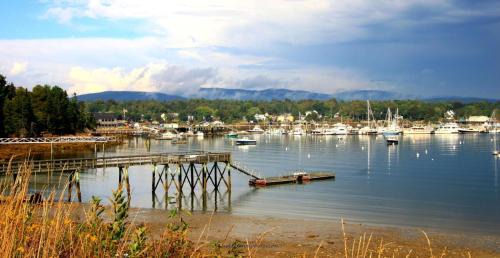 Acadia II on the Harbor