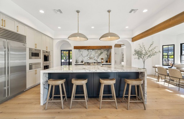 Acclaimed Modern Ranch Estate with Guest House - 5 star amenities inside & out