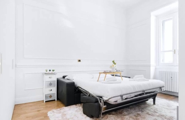 Acquileia - Stylish loft steps from Corso Magenta