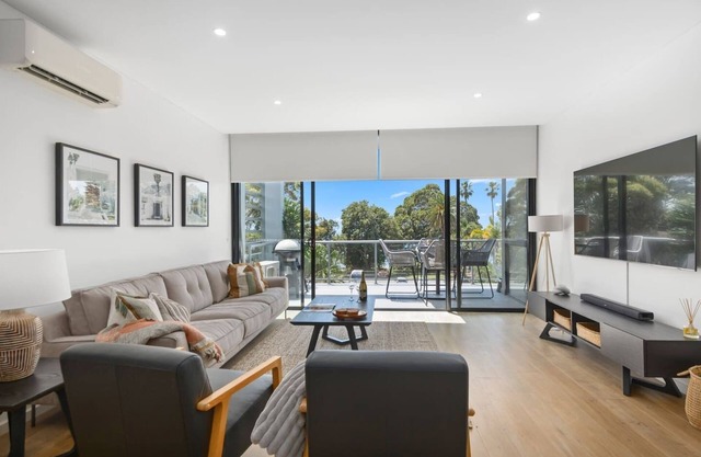 Addisons Escape A Breezy Beachfront Beauty