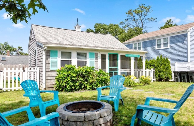 Adorable Cottage! Wlk 2 Beach! Cntrl AC! Fire Pit!