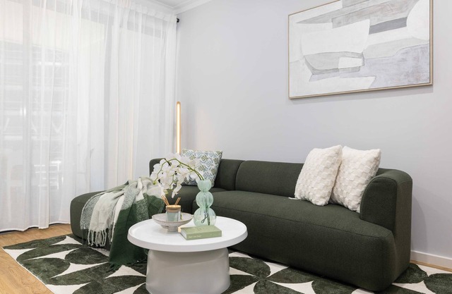 Adorable Fresh 1BR Apt with parking, Central, WIFI