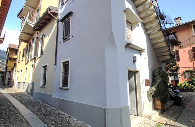 Adriano by Interhome