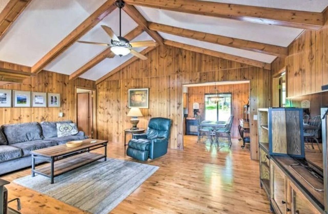 Adventure & then Relax at Claire de Lune Lake Home