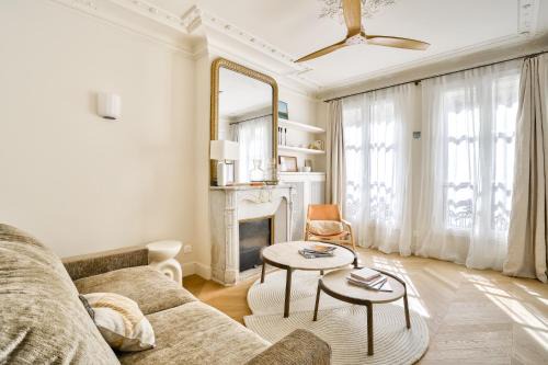 Aesthetic and Large T2 in the edge of Le Marais