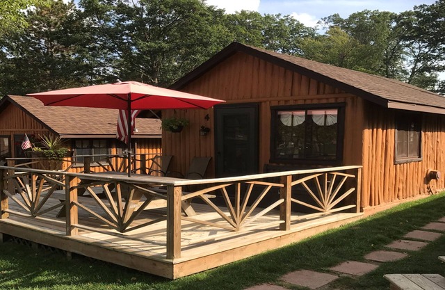 Affordable, Lake Front Log Cabin - Cabin 3