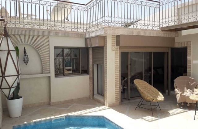Agreable Villa Avec Piscine Quartier Residentiel Proche Centre