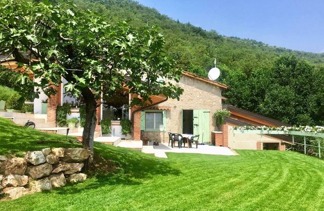 Agriturismo Caranatura perfect for visiting Verona, Venice and Lake Garda