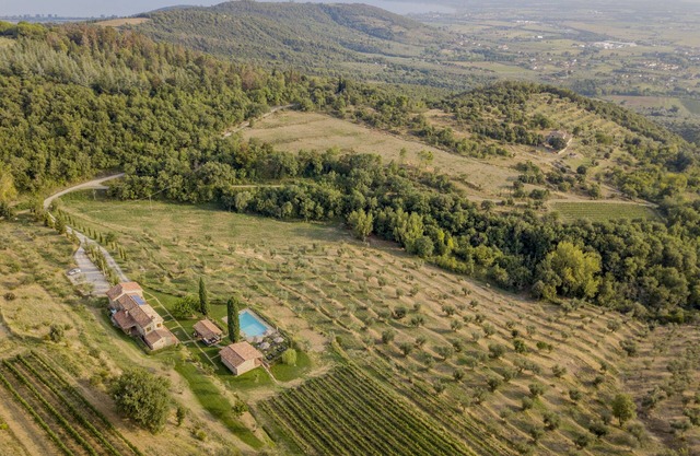 Agriturismo Henni Cortona with sauna and jacuzzi, panoramic view