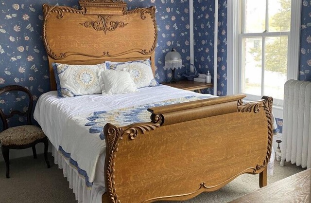 AH #17 · AH # 17 Queen w/Shower