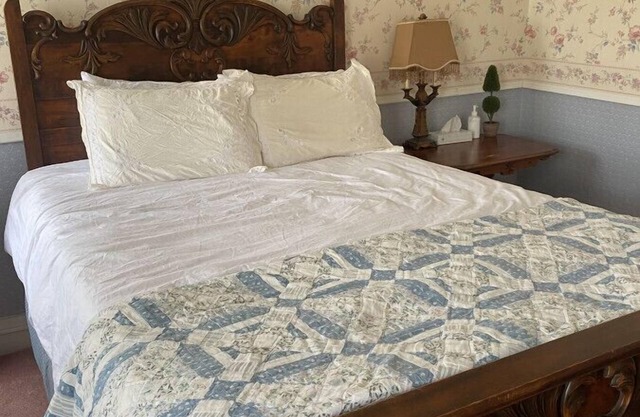 AH #5 · AH #5 Queen Suite w/Shower