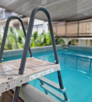 Ahmad's Homestay & Pool di Bukit Cerakah, Shah Alam