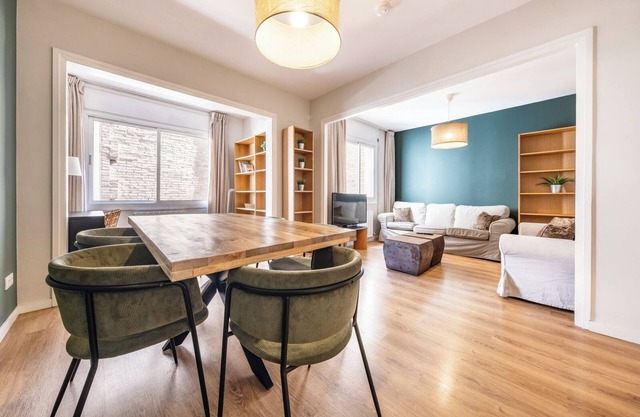 AinB Barcelona Sants Apartments