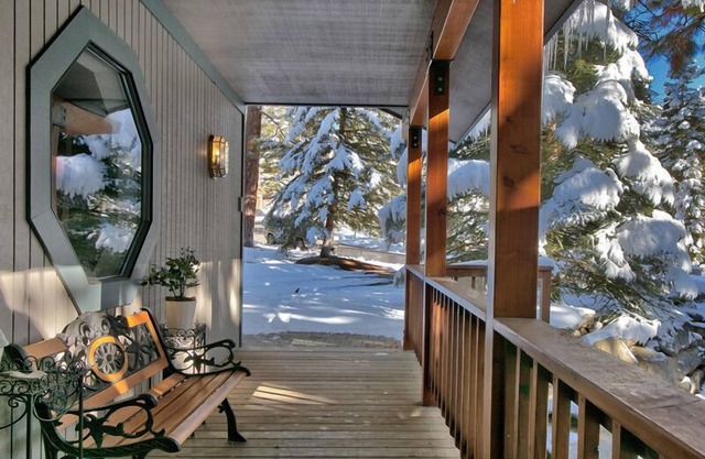 Air-condition, Close to Casinos, Hot Tub, Pool Table and Foosball Table