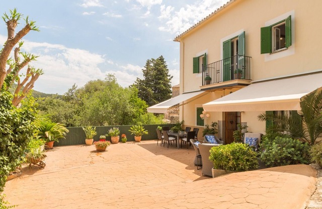 Aire Can Pieres in Esporlas with Mountain Views