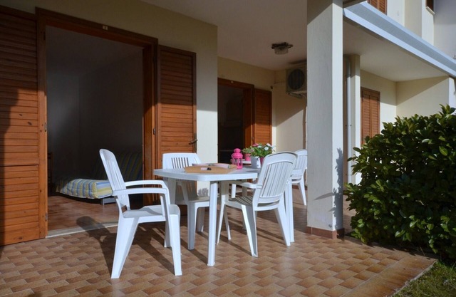 Airy Apartment with Lovely Private Garden