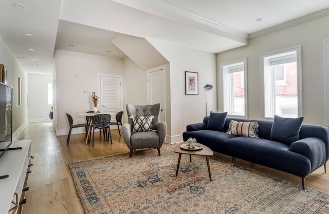 Airy Dupont Circle 1BR w/W/D, nr Metro, Bars & Nightlife, by Blueground